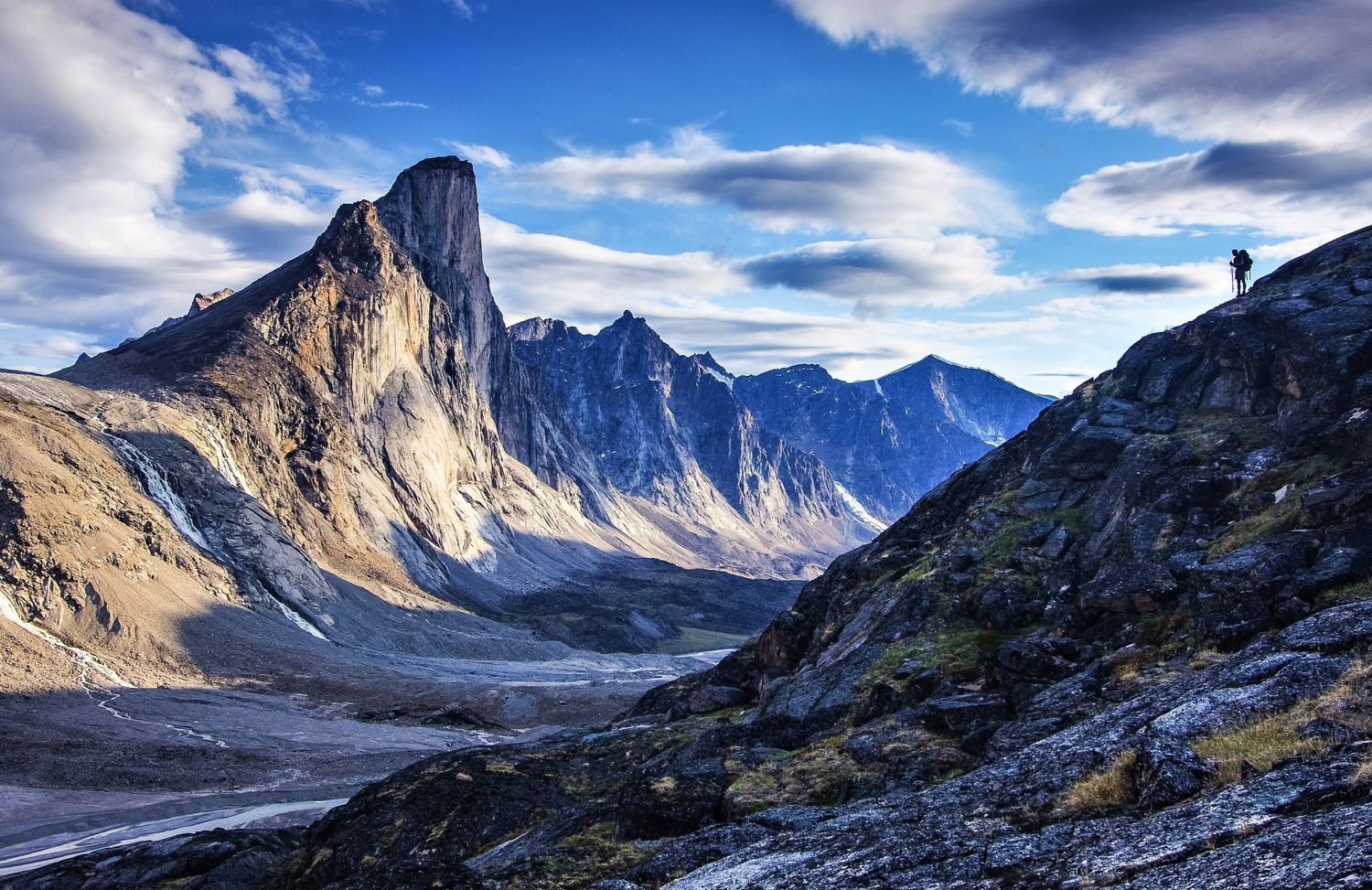 Le mont Thor-canada-closertotheworld-